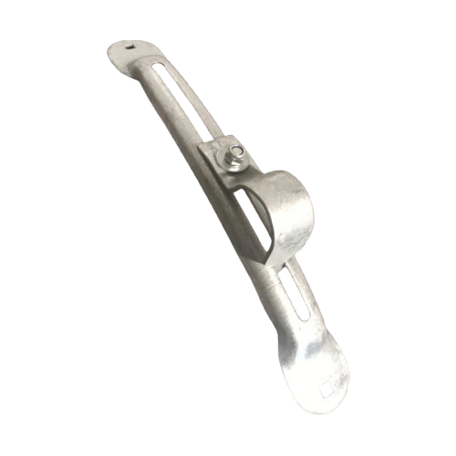 Attache de fixation pour garde boue avec boulonnerie